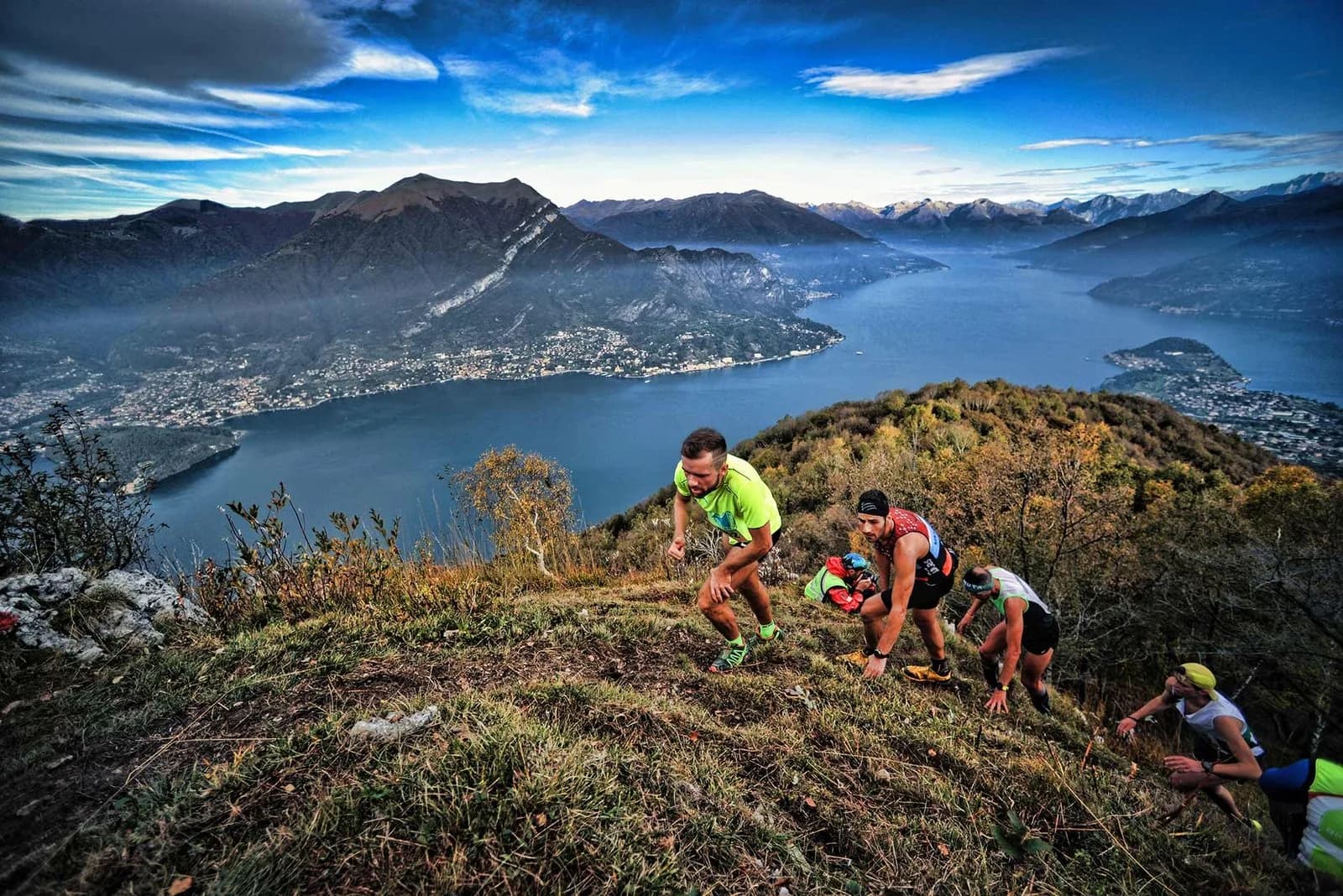 Il Lago di Como e il promontorio di Bellagio dal percorso